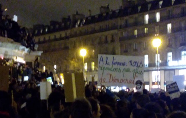 A la terreur, nous répondrons par plus de démocratie, Place de la République, 7 janvier 2015, Paris