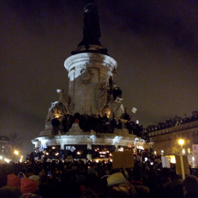 Une Bien Belle Bougie, la République, 7 janvier 2015, Paris